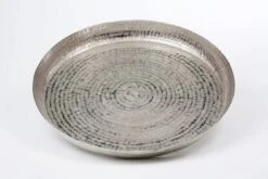 Tablett Rund, Gehämmert, Groß Höhe 5,0 Cm Durchmesser 57,0 Cm Gewicht 1,85 KG Aluminium Vernickelt -Tischzauber Verkaufsgeschäft 11f1bd71 41f3 4cae 95a8 5925f3795ae1